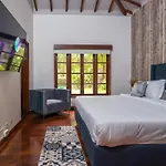 Premium Mansion In El Poblado Nightclub, Maid & Pool