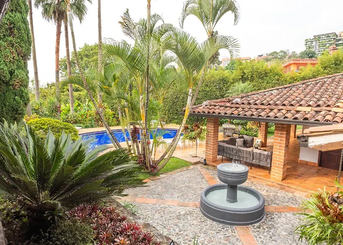 Premium Mansion In El Poblado Nightclub, Maid & Pool