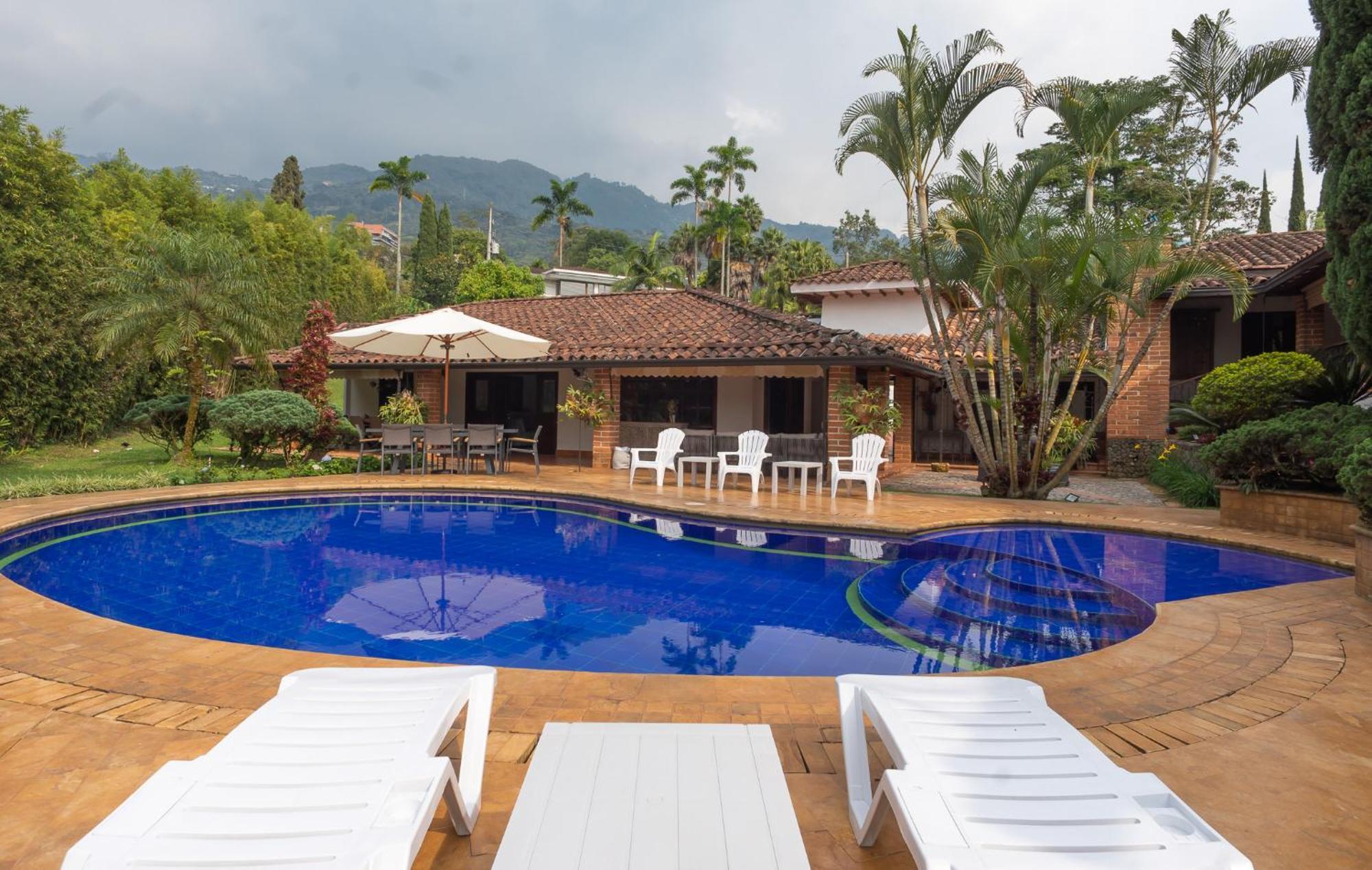Premium Mansion In El Poblado Nightclub, Maid & Pool Medellín