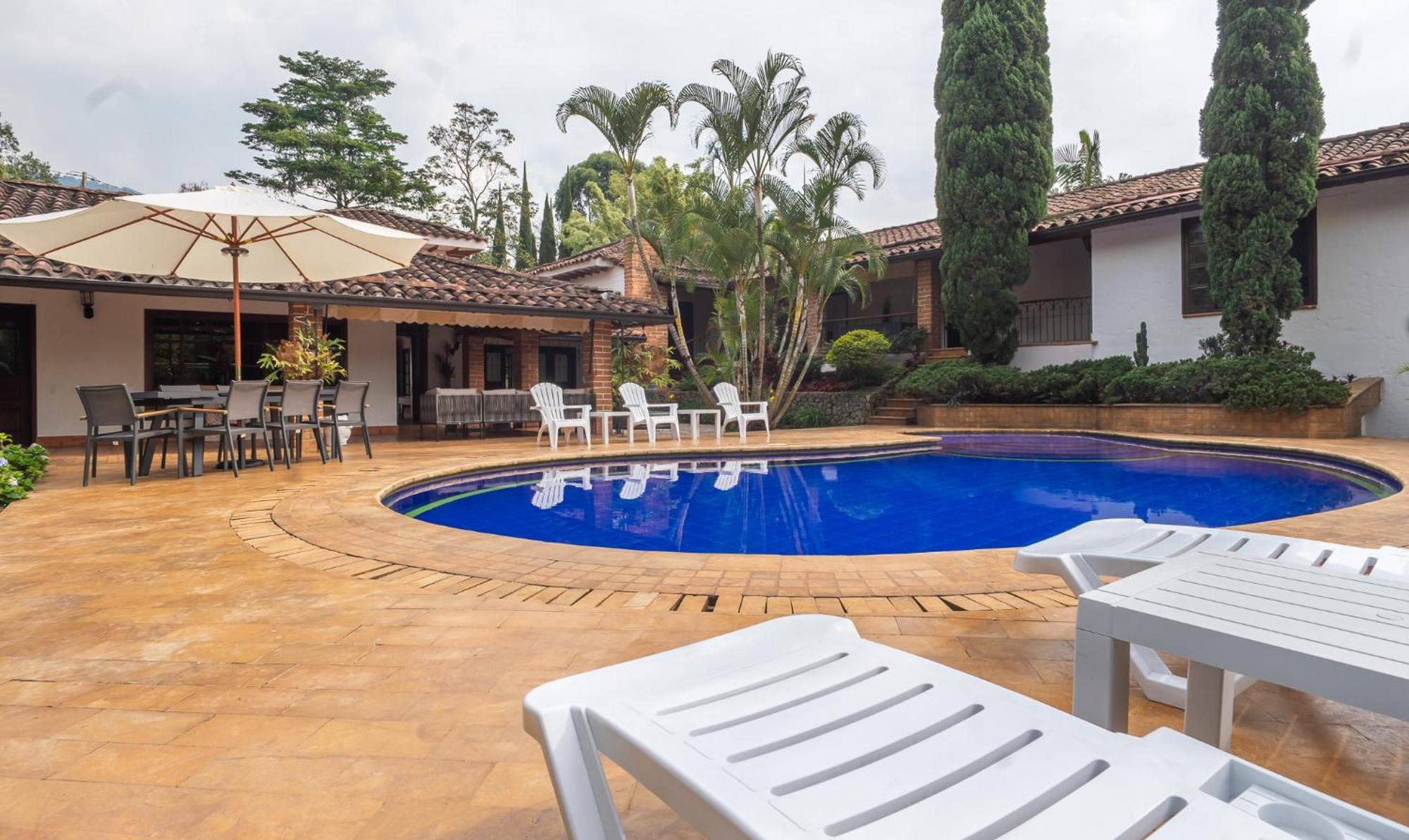 Premium Mansion In El Poblado Nightclub, Maid & Pool *