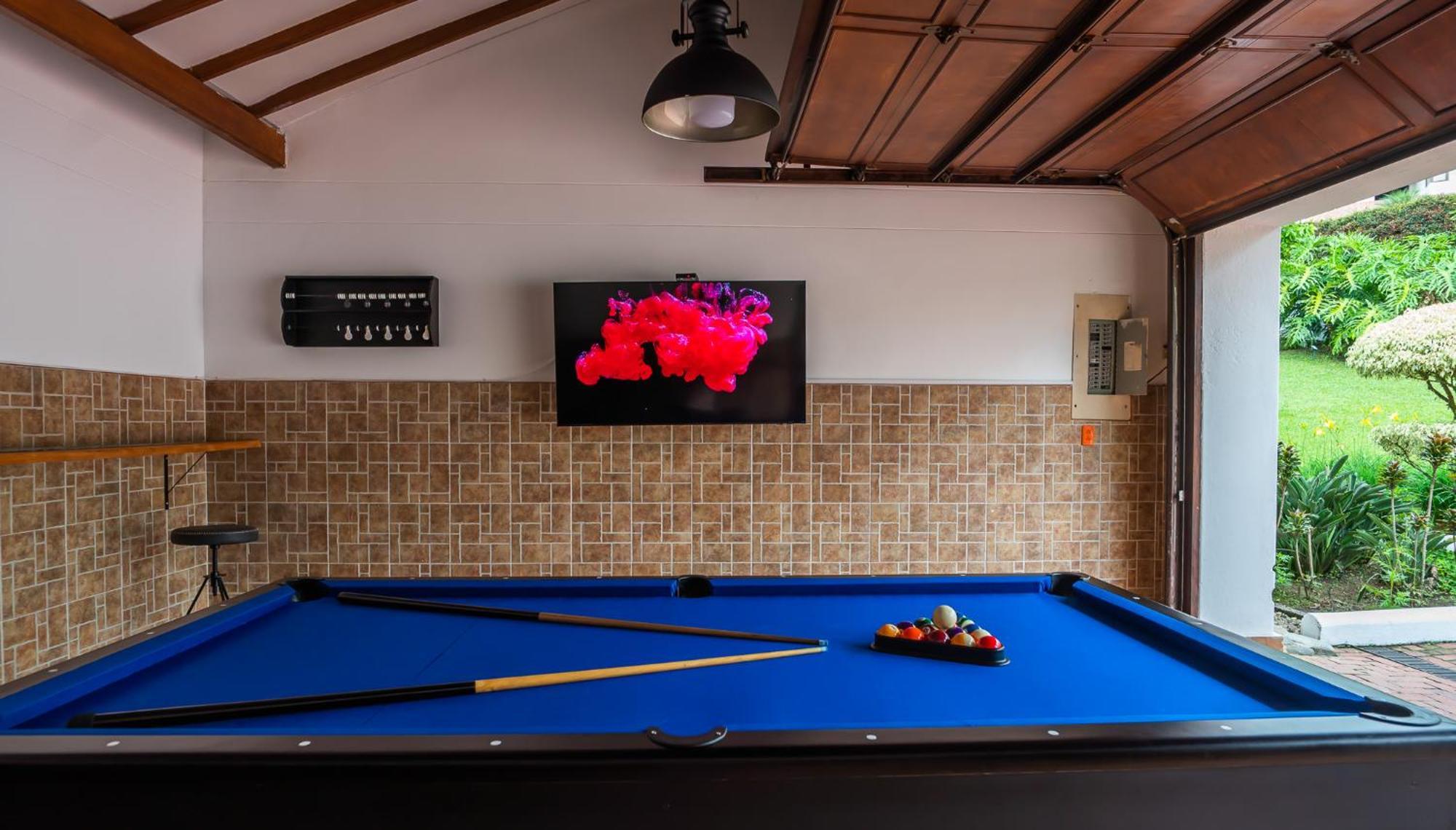 Premium Mansion In El Poblado Nightclub, Maid & Pool *