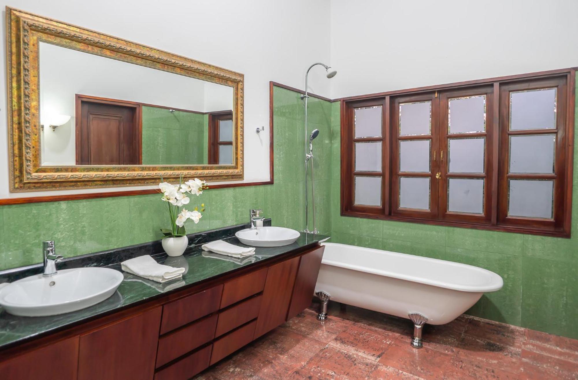 Premium Mansion In El Poblado Nightclub, Maid & Pool *