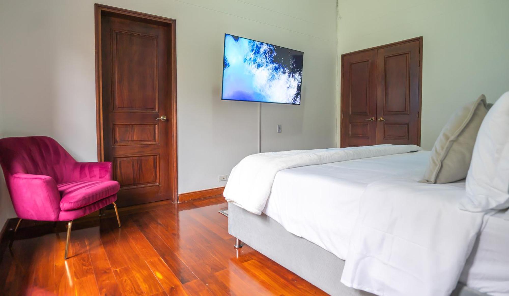 Premium Mansion In El Poblado Nightclub, Maid & Pool Сasa de vacaciones *