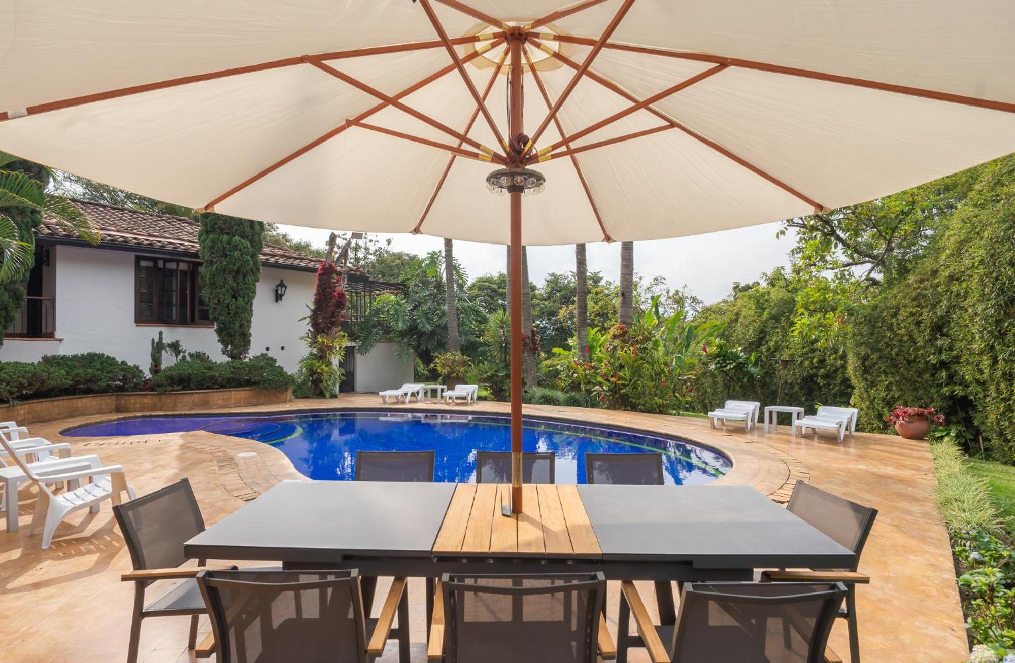 Premium Mansion In El Poblado Nightclub, Maid & Pool Сasa de vacaciones